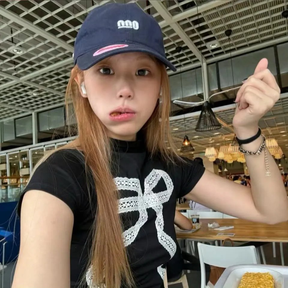 背后有人